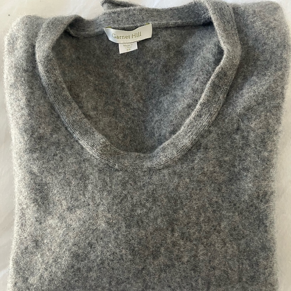 Garnet Hill cashmere Soft Gray Crew Neck Sweater